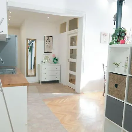 Elegant Nearby The Central Market Hall Appartement *